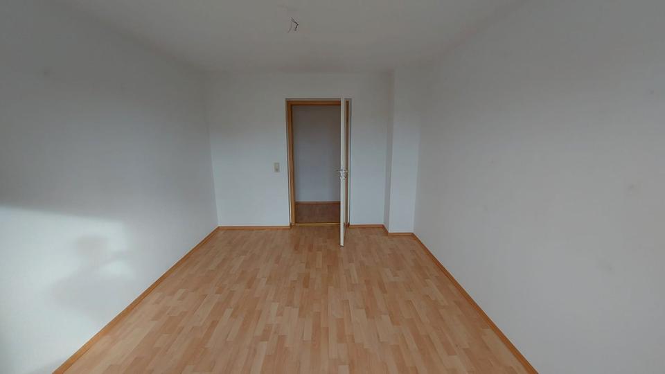 Etagenwohnung Weiden in der Oberpfalz - 3.5 Zimmer, 67 m&sup2;, 184.000&euro; | Angebot:26886383