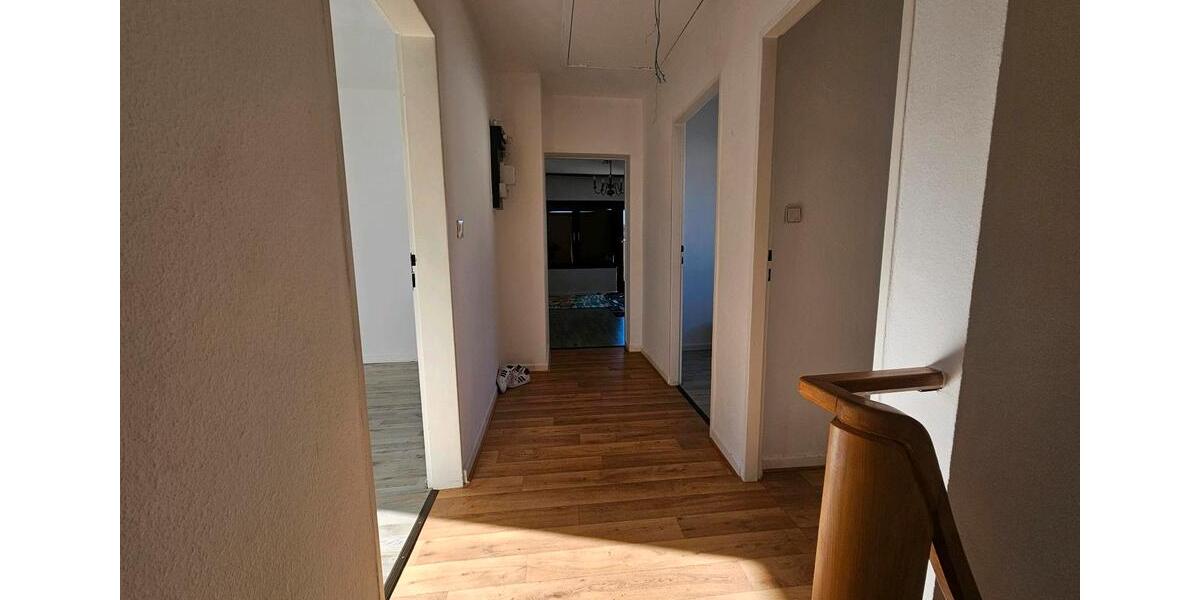 Etagenwohnung Büdingen - 5 Zimmer, 112 m&sup2;, 1.400&euro; | Angebot:25239307