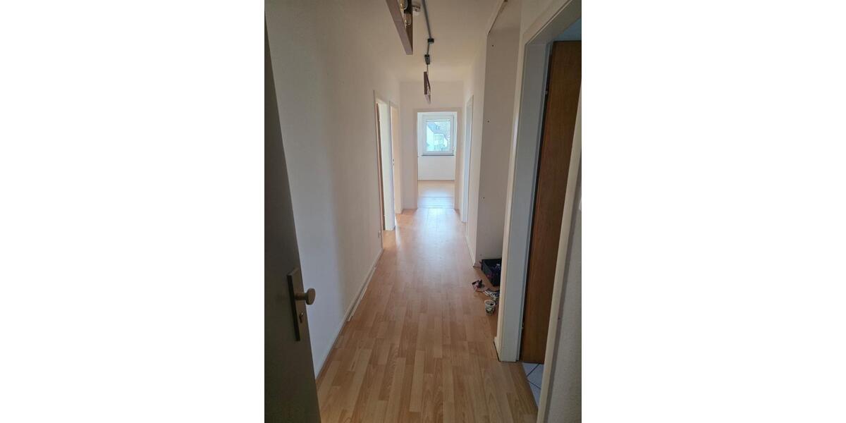 Dachgeschoßwohnung Kassel Fasanenhof - 4 Zimmer, 79 m&sup2;, 790&euro; | Angebot:25380881
