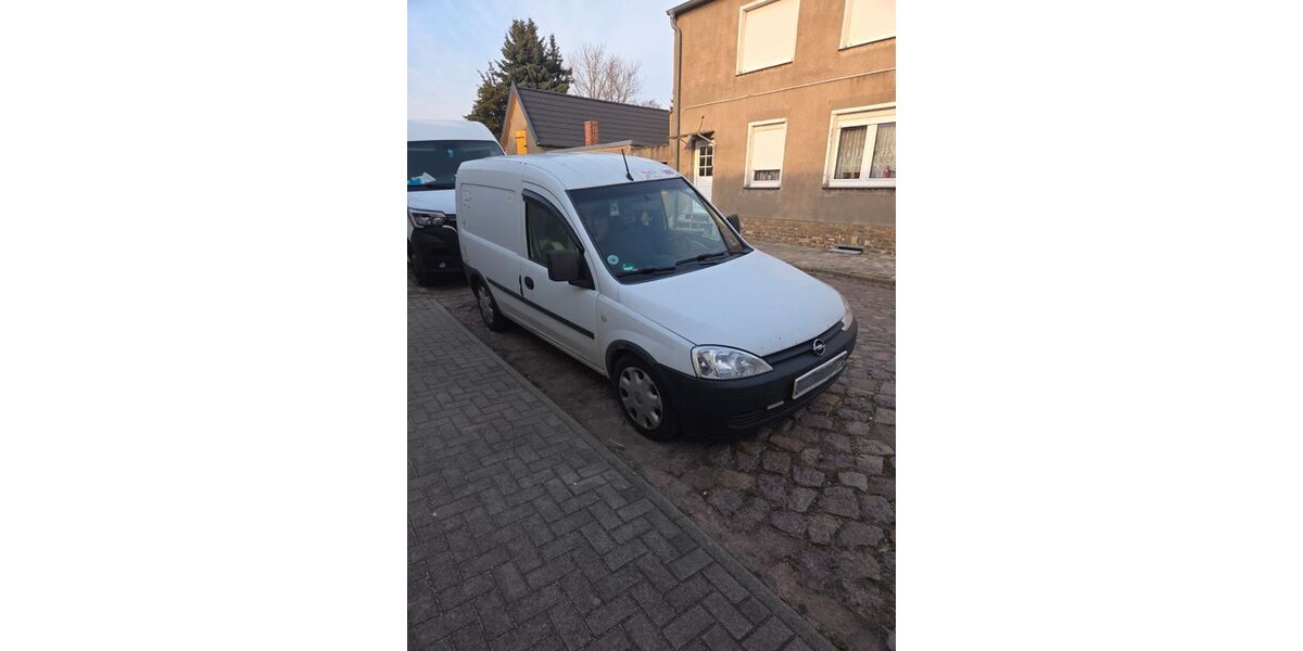 Opel Combo 422.300 km 699 &euro; SANDERSDORF 06792