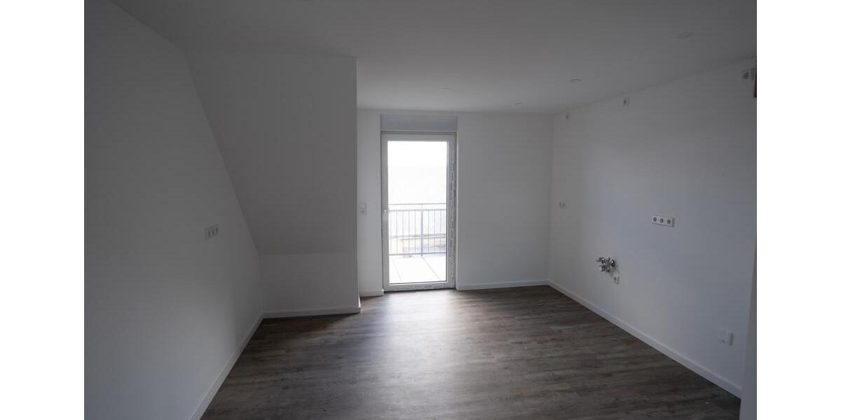 Dachgeschoßwohnung Nienburg (Saale) - 3 Zimmer, 75 m&sup2;, 825&euro; | Angebot:27634235