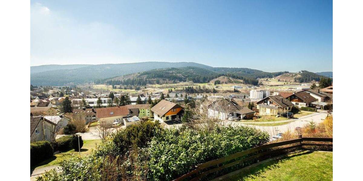Einfamilienhaus Titisee-Neustadt Neustadt - 9 Zimmer, 230 m&sup2;, 795.000&euro; | Angebot:25835291