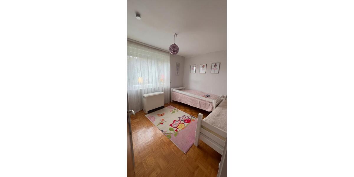 Einfamilienhaus Bisingen - 8 Zimmer, 180 m&sup2;, 1.500&euro; | Angebot:24841459