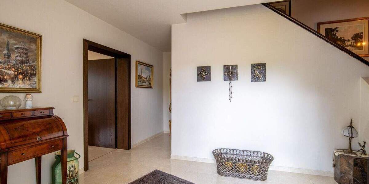 Einfamilienhaus Schmallenberg - 6 Zimmer, 208 m&sup2;, 425.000&euro; | Angebot:25800584