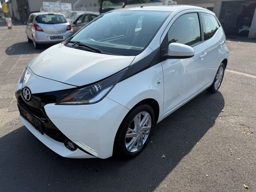 Toyota Aygo (X) 60.544 km 7.990 € Köln 51109