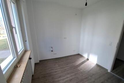 Nimm mich! Interessante 2-Zimmer-Wohnung mit Balkon!
