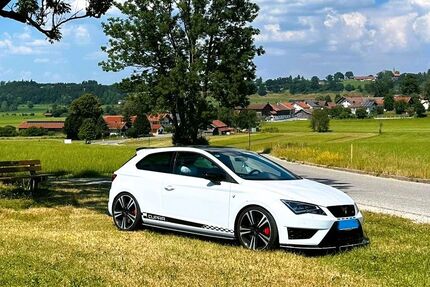 Seat Leon 70.000 km 24.500 &euro; Oberhausen 82386