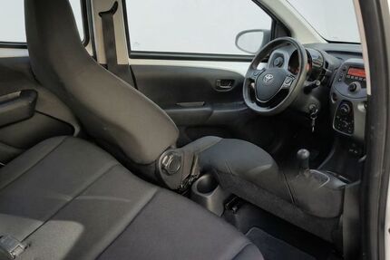 Toyota Aygo (X) 55.123 km 8.990 &euro; Dresden 01237