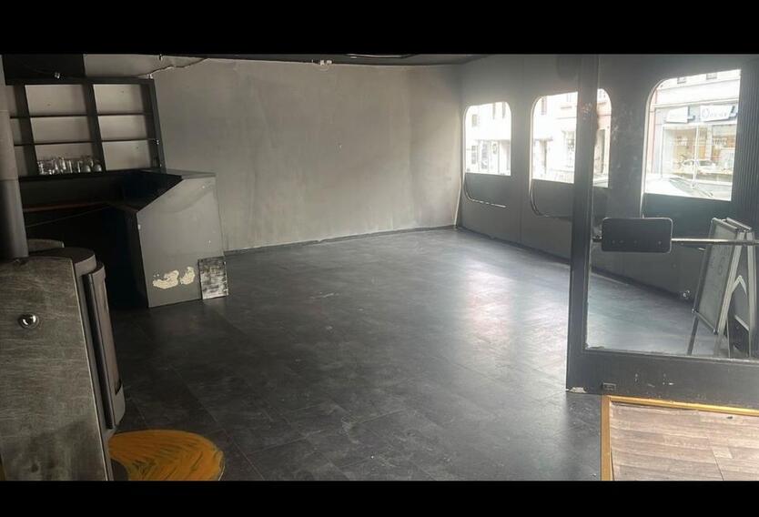 LadenlokalCaféBäckerei usw zimmer