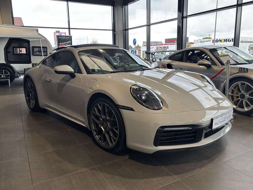 Porsche 911 33.000 km 118.890 € Stade 21684
