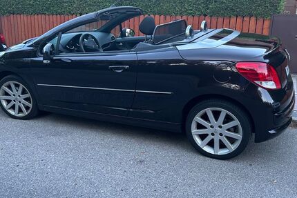 Peugeot 207 142.000 km 4.998 &euro; Feldkirchen 85622