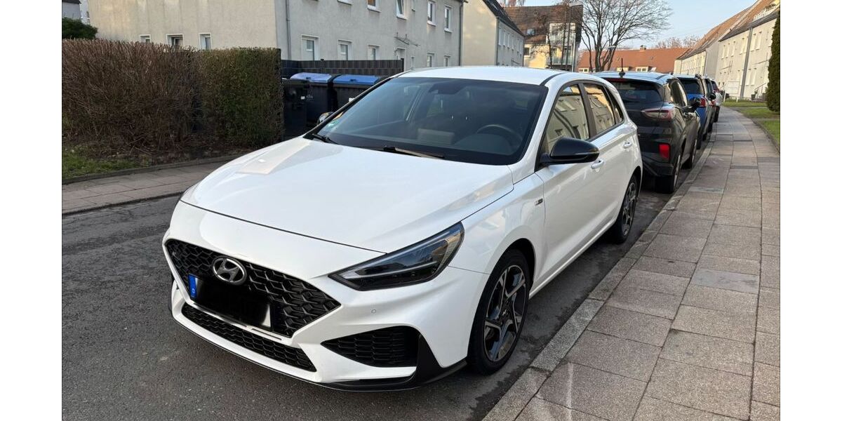 Hyundai i30 32.100 km 17.500 &euro; Essen 45357
