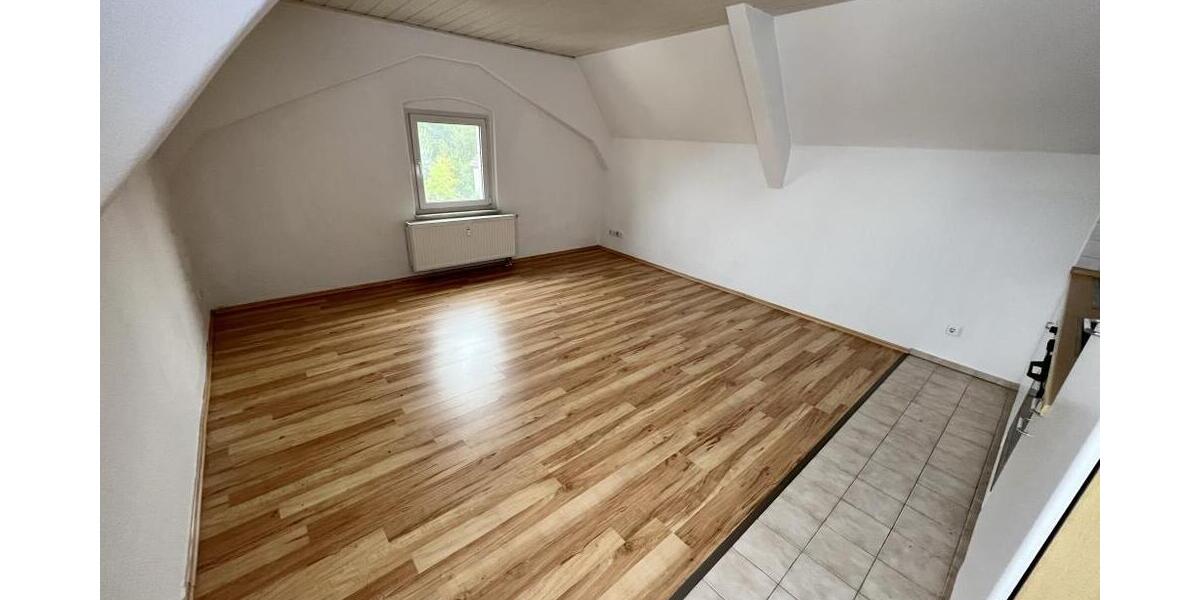 Pölzig! 2 Zimmer Wohnung mit Einbauküche und Charme! - Dachgeschoßwohnung Pölzig Sachsenroda | Angebot:26820836