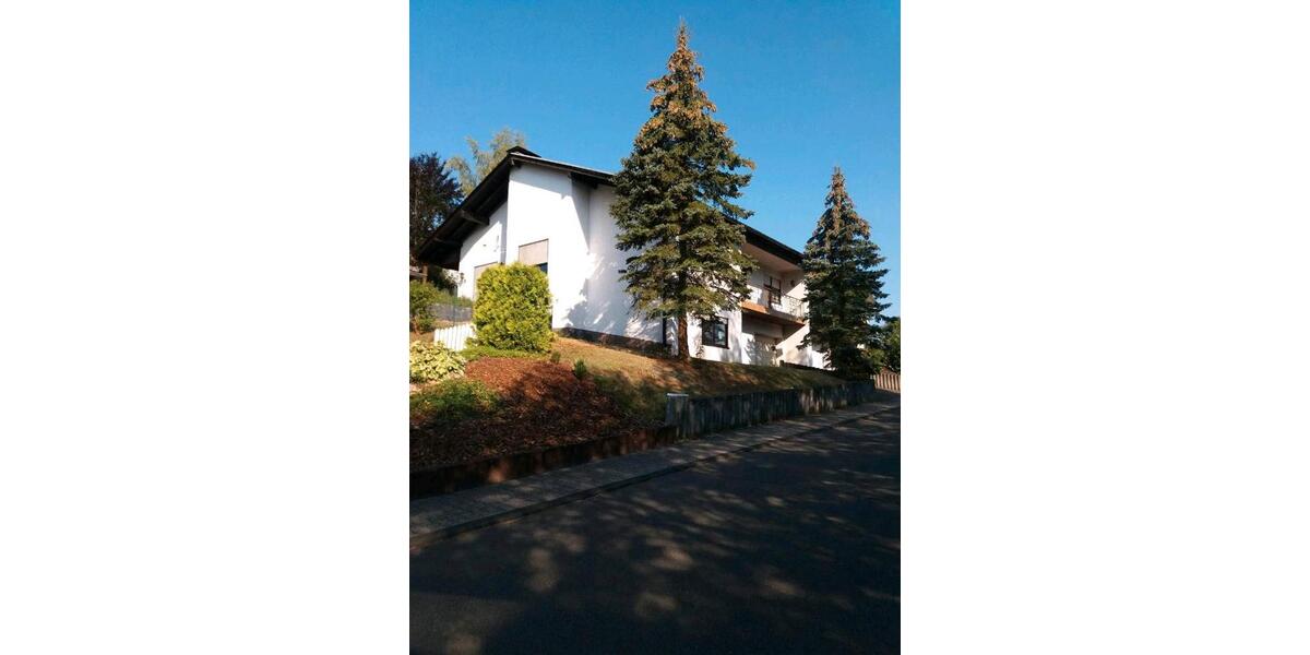 Einfamilienhaus Hermeskeil - 5 Zimmer, 200 m&sup2;, 1.650&euro; | Angebot:26400257