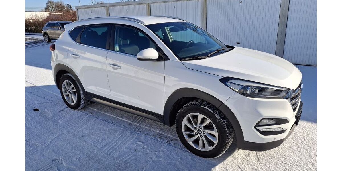 Hyundai TUCSON 299.000 km 7.990 &euro; Kenzingen 79341