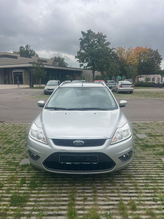 Ford Focus 176.000 km 2.450 € Massenbachhausen 74252