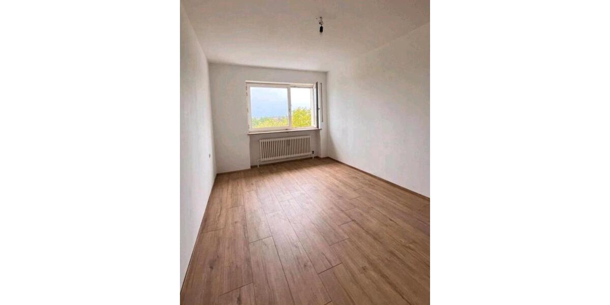 Etagenwohnung Königsbrunn - 3 Zimmer, 84 m&sup2;, 1.300&euro; | Angebot:25521053