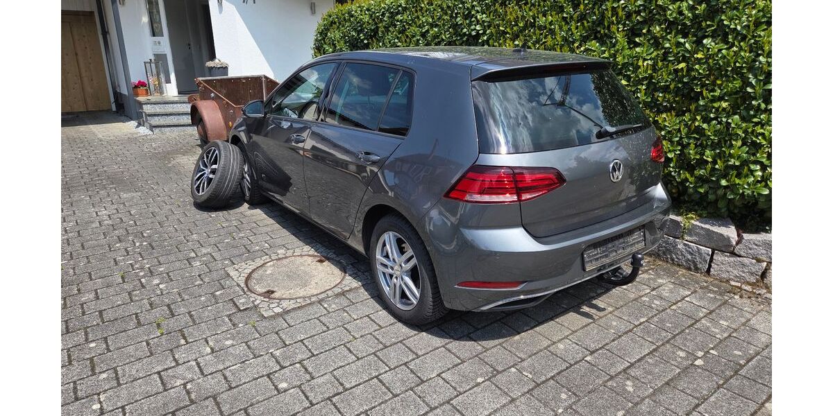 VW Golf 45.500 km 17.700 &euro; Gomaringen 72810