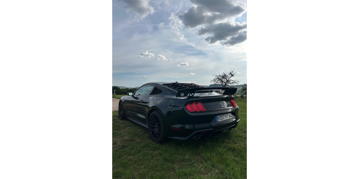 Ford Mustang 73.000 km 33.000 &euro; Perl 66706