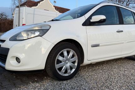 Renault Clio 147.589 km 2.999 &euro; Puchheim 82178