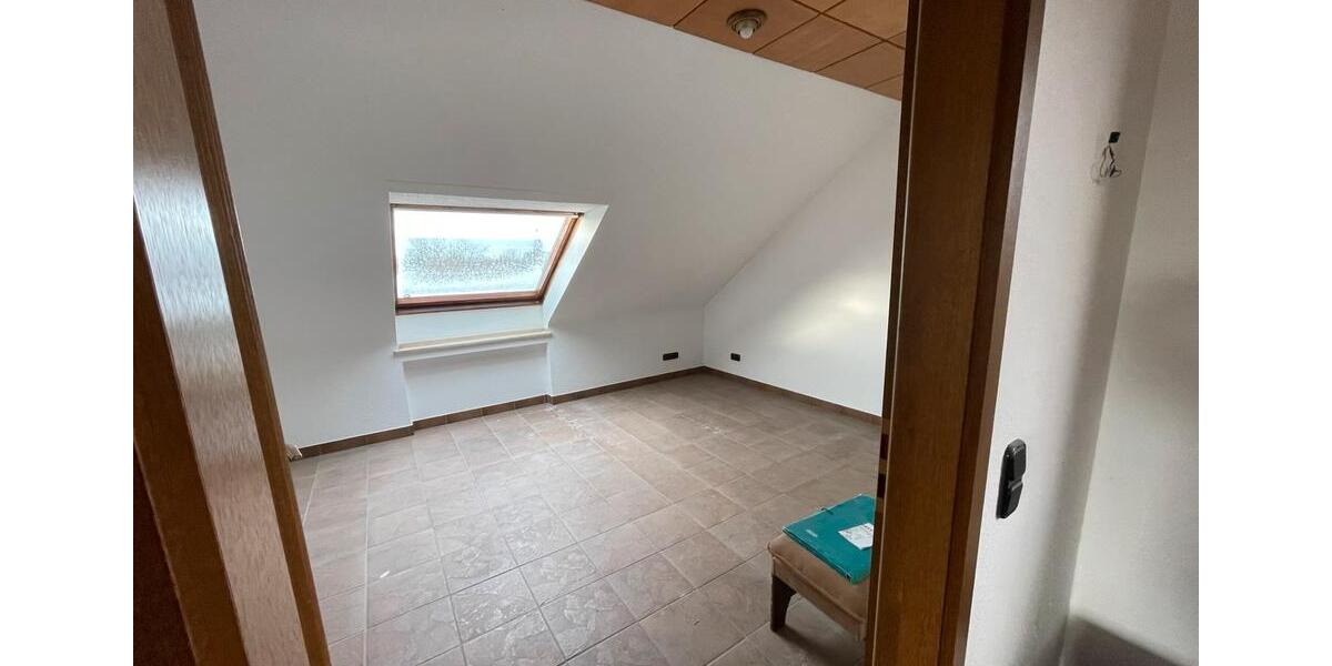 Helle Dachgeschosswohnung zu vermieten | 2 Zimmer | 70qm 2 zimmer