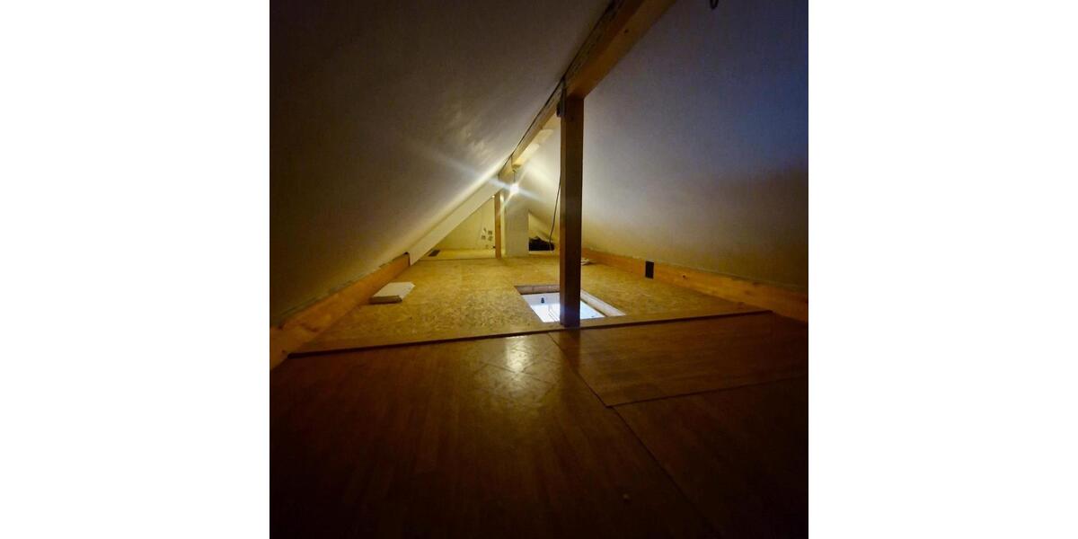 Dachgeschoßwohnung Bürstadt - 3 Zimmer, 72 m&sup2;, 930&euro; | Angebot:26302637