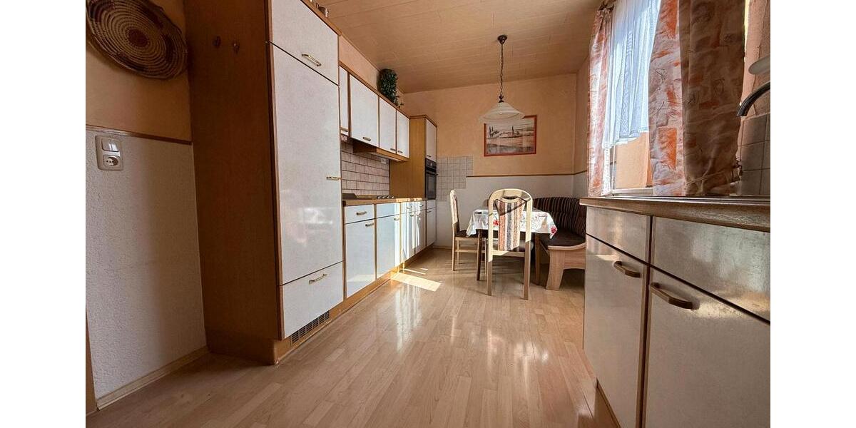 Doppelhaushälfte Treuen - 12 Zimmer, 150 m&sup2;, 180.000&euro; | Angebot:25656852