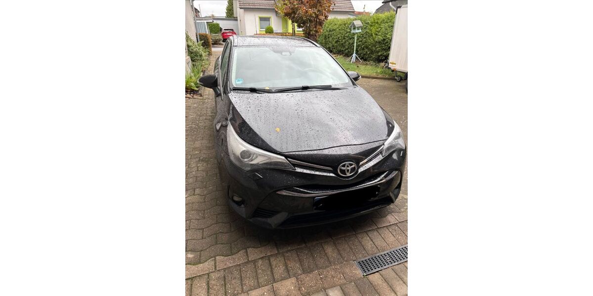 Toyota Avensis 129.000 km 18.500 &euro; Bünde 32257