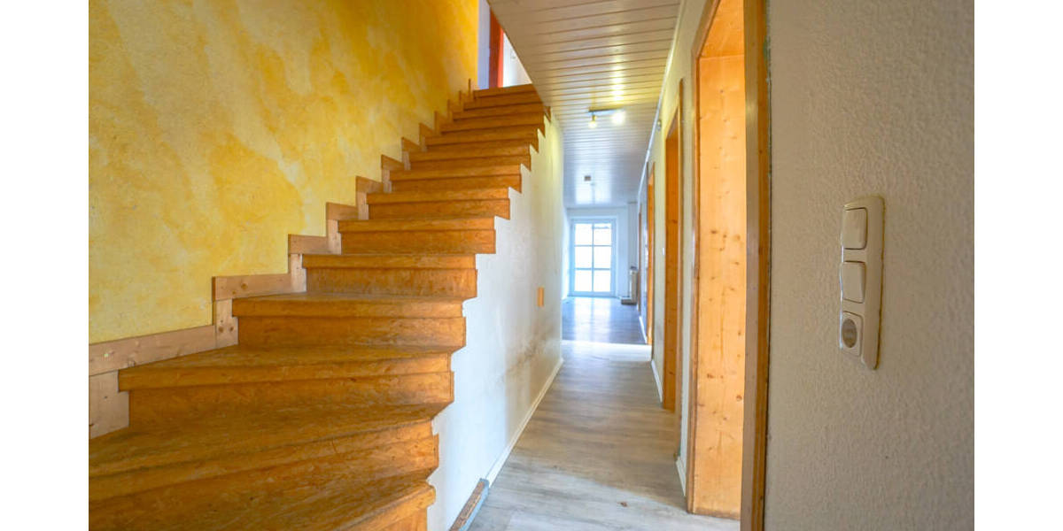 Bauernhaus, Landhaus Abenberg Wassermungenau - 7 Zimmer, 152 m&sup2;, 320.000&euro; | Angebot:25985107