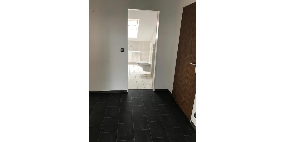 Dachgeschoßwohnung Menden (Sauerland) Bösperde - 2.5 Zimmer, 81 m&sup2;, 800&euro; | Angebot:26411572