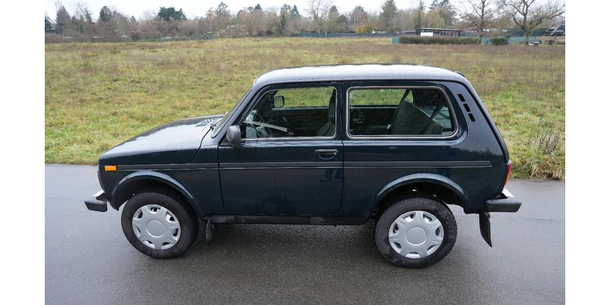 Lada Niva 42.200 km 14.950 &euro; Wiesbaden 65195