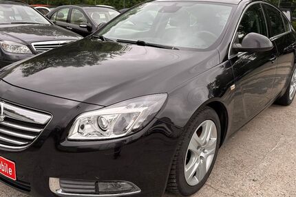 Opel Insignia 331.500 km 2.450 &euro; Hamburg 21079