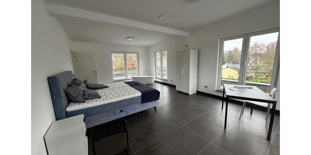 Einfamilienhaus Gummersbach Berstig Süd - 2 Zimmer, 200 m&sup2;, 1.720&euro; | Angebot:26660197