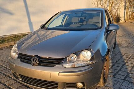 VW Golf 215.000 km 2.900 &euro; Berlin 12557