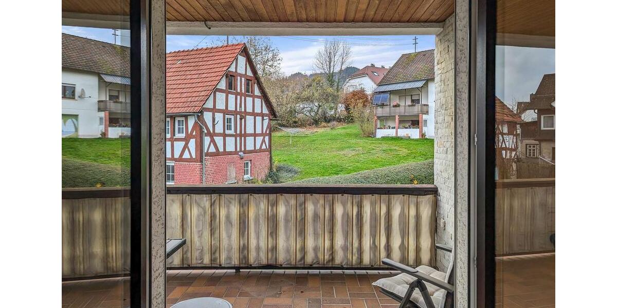 Einfamilienhaus Biedenkopf - 7 Zimmer, 259 m&sup2;, 1.200&euro; | Angebot:25433797