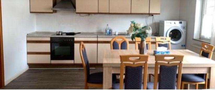 Etagenwohnung Brakel - 7 Zimmer, 135 m&sup2;, 1.550&euro; | Angebot:25255213