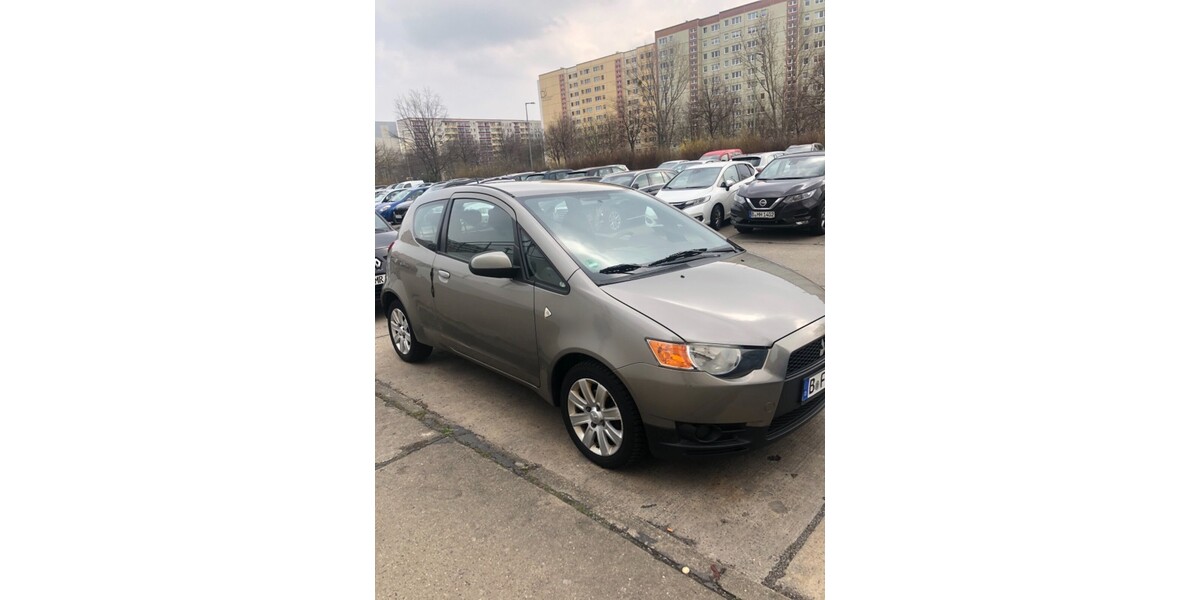 Mitsubishi Colt VI 182.000 km 4.200 &euro; Berlin 10178