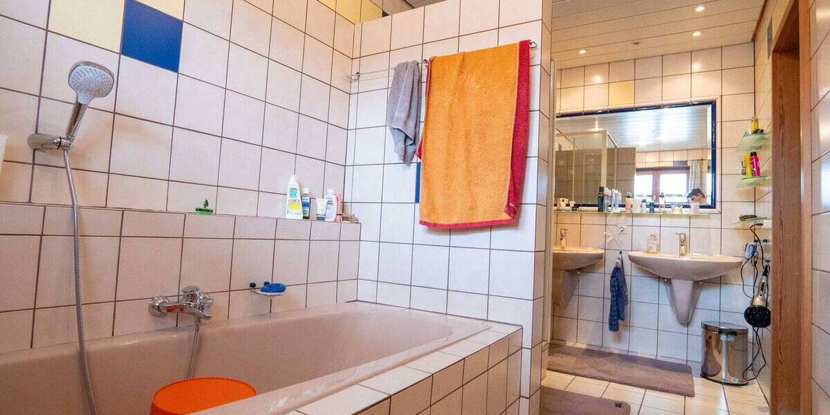 Doppelhaushälfte Tüßling - 6 Zimmer, 186 m&sup2;, 550.000&euro; | Angebot:26358838