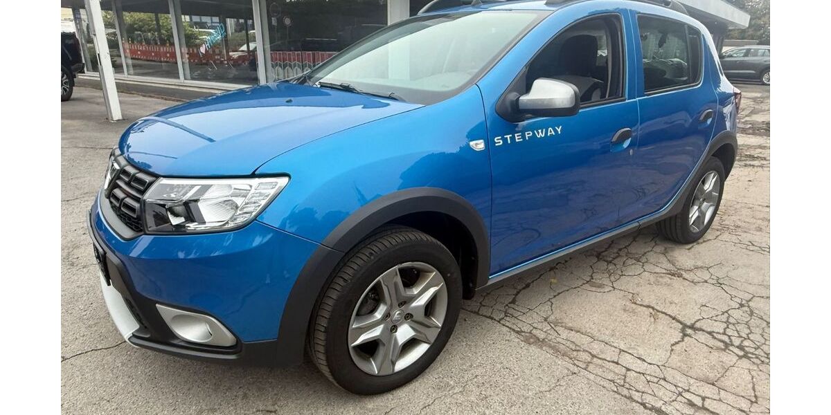 Dacia Sandero 65.000 km 9.990 &euro; Halver 58553