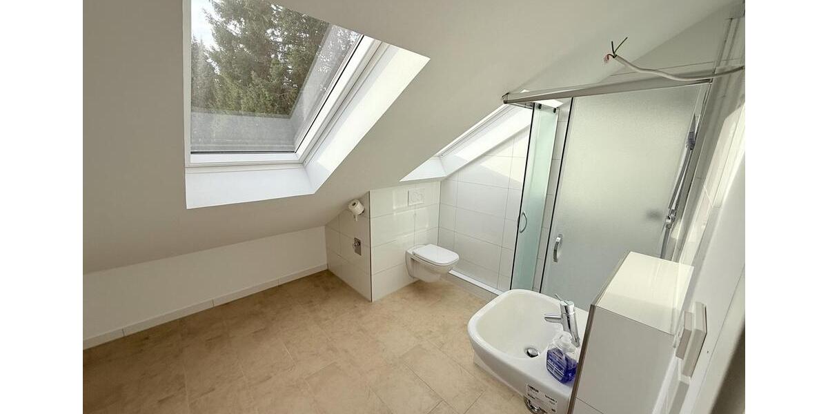 Dachgeschoßwohnung Esslingen am Neckar Oberesslingen - 2.5 Zimmer, 59 m&sup2;, 990&euro; | Angebot:25379019