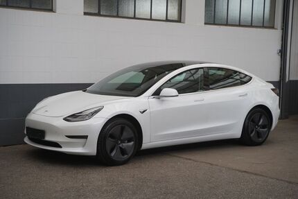 Tesla Model 3 22.852 km 22.450 &euro; Mönchengladbach 41236