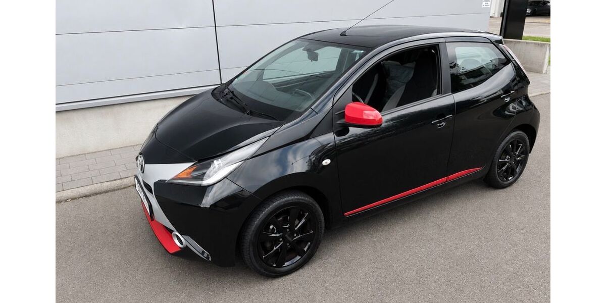 Toyota Aygo (X) 83.000 km 6.600 &euro; Stuttgart 70567