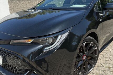 Toyota Corolla 42.821 km 25.990 &euro; München 80995