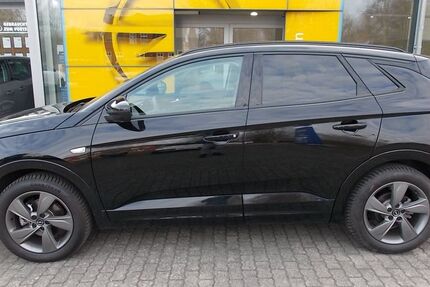 Opel Grandland (X) 15.562 km 23.990 &euro; Brunsbüttel 25541