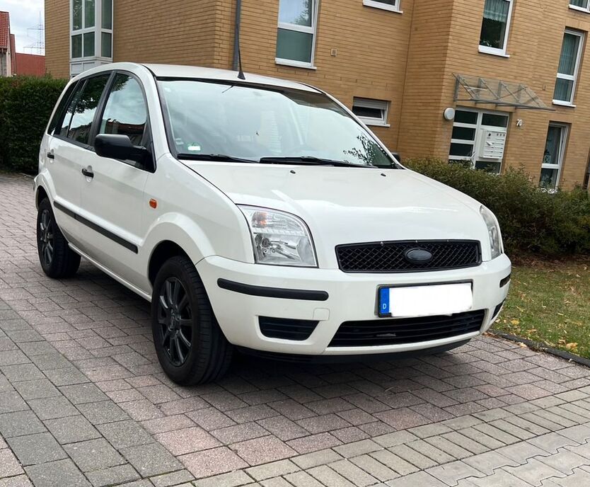 Ford Fusion 98.000 km 2.500 € Krefeld 47804