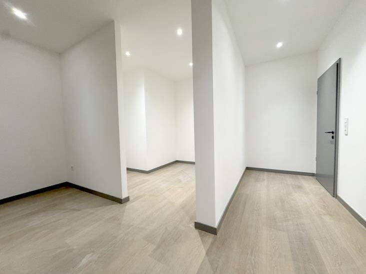 Etagenwohnung Oberhausen Altstadt-Süd - 2 Zimmer, 127 m&sup2;, 1.250&euro; | Angebot:25748233