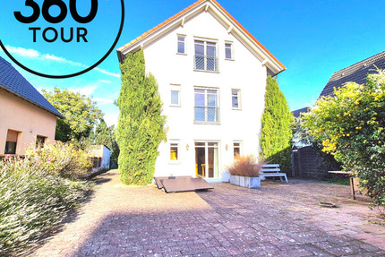 EFH mit großem Grundstück, 3 Garagen & Top-Anbindung KölnDüren zimmer