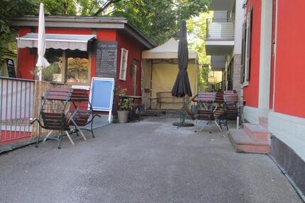 POP UP STORE: SCHÖNER PAVILLION MIT AUSSENFLÄCHE