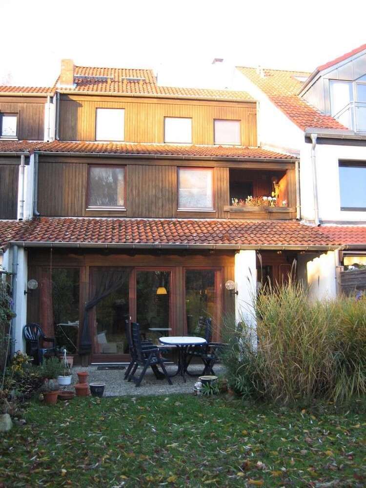 Haus zum Kaufen in Isernhagen 460.000 € 181 m²