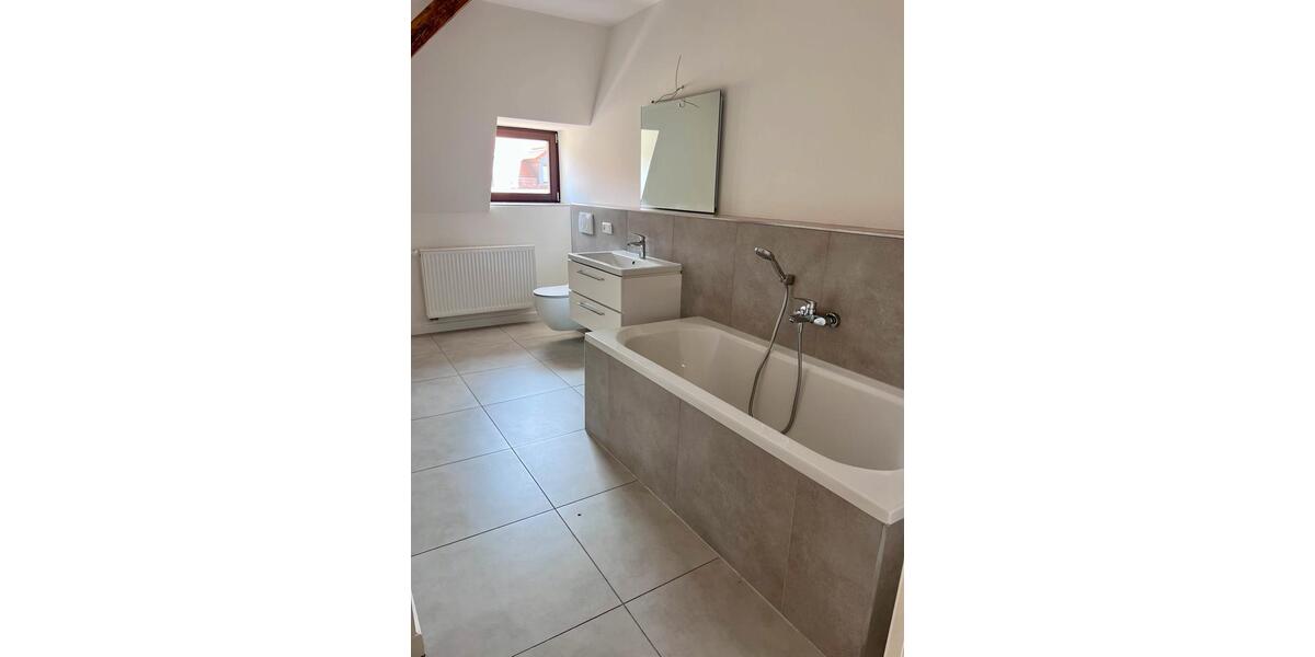 Maisonettenwohnung Görlitz Biesnitz - 4 Zimmer, 140 m&sup2;, 1.250&euro; | Angebot:26396293